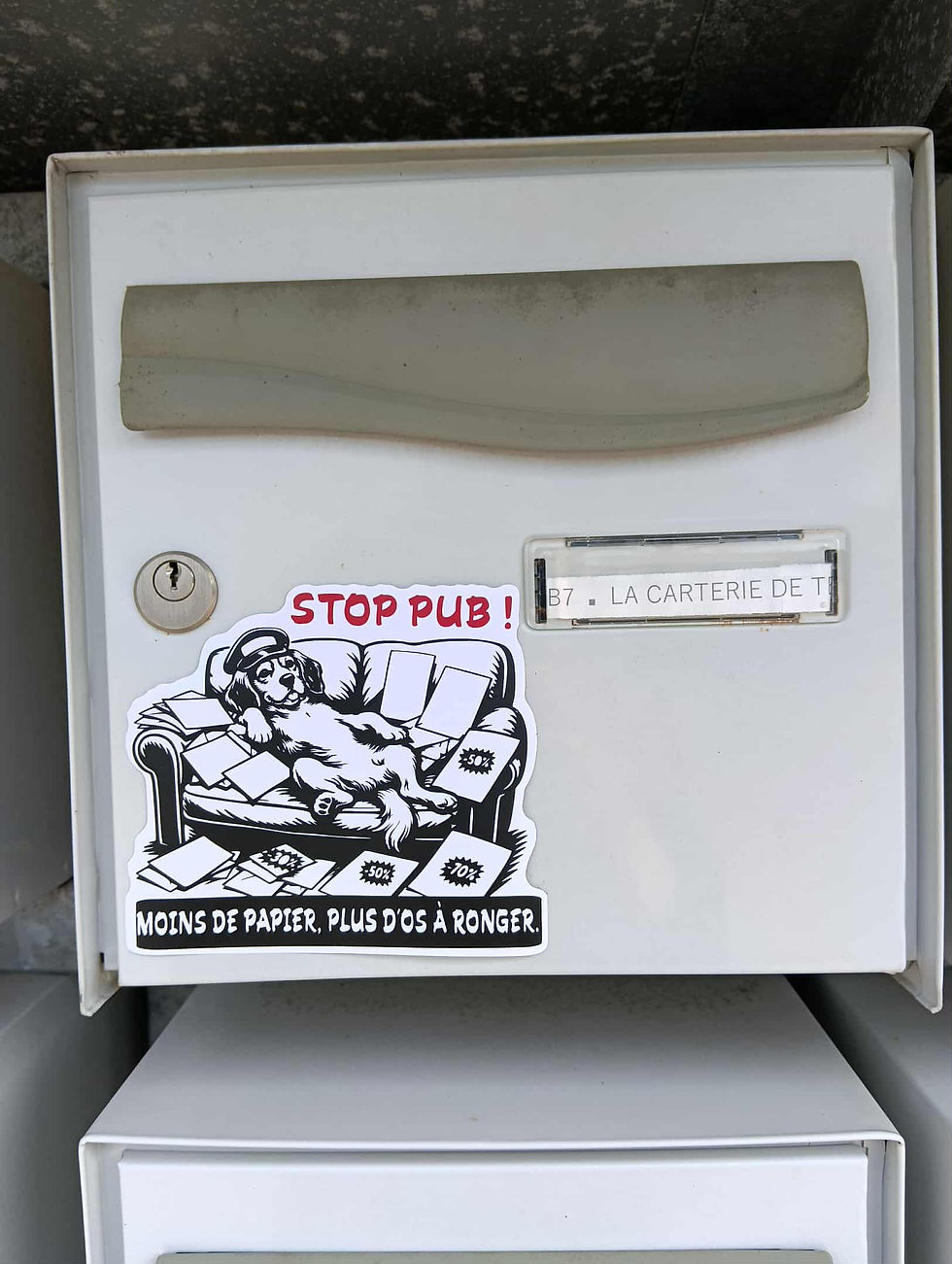 Miniature : 🐾 Sticker "Stop Pub" – Édition Beagle