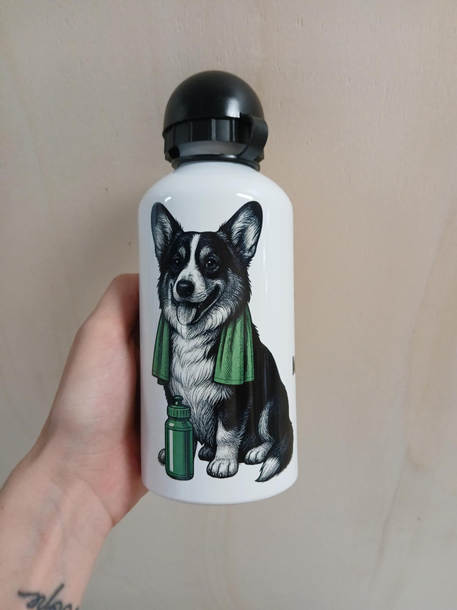 Gourde Corgi   “Promis, je la machouille pas…” – 500 ml