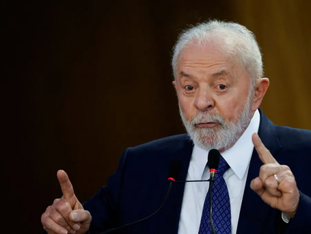Lula assina retirada de trechos da MP e envia projeto de lei em regime de urgência para reoneração da folha.