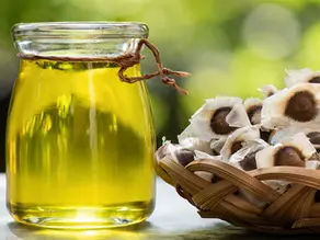 5 Amazing Benefits of Moringa Oil for Hair Growth