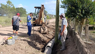 O foco principal do mutirão foi a trafegabilidade. As ruas passaram por um processo de patrolamento, visando o nivelamento do solo, seguido pelo cascalhamento em trechos estratégicos que sofriam com o desgaste natural e a ação das chuvas