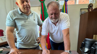 A Prefeitura de Chuvisca, município que integra a região da Costa Doce e é conhecido por sua forte produção agrícola, realizou na manhã desta segunda-feira (5) o ato oficial de transmissão de cargo no Executivo. 