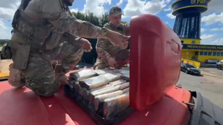 Uma operação de combate ao narcotráfico realizada pela Polícia Rodoviária Federal (PRF) resultou na apreensão de 46 quilos de cocaína na manhã desta sexta-feira (9). 