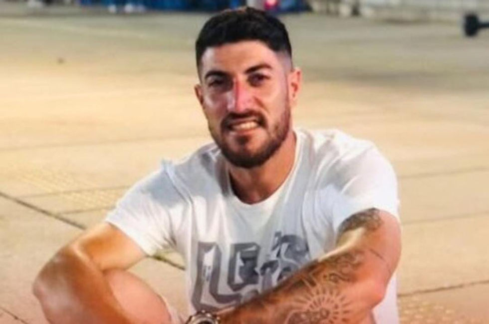 A noite de domingo, 22 de março, foi marcada por um episódio de violência em um tradicional espaço de lazer na Zona Sul de Porto Alegre. Daniel Sevagnini Tomasi, de 26 anos, foi morto a facadas após um desentendimento em um baile localizado no bairro Nonoai.