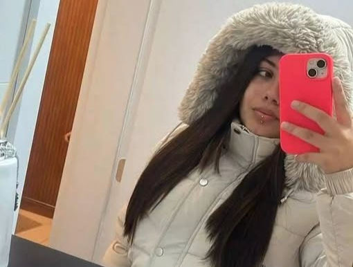 A comunidade de Tapes, na região da Costa Doce, vive momentos de apreensão com o desaparecimento de Amanda Ribeiro Nunes, de 15 anos. A família e as forças de segurança locais mobilizaram esforços imediatos para localizar a adolescente, que foi vista pela última vez na cidade, gerando uma corrente de solidariedade nas redes sociais e entre os moradores da Zona Sul do Rio Grande do Sul.