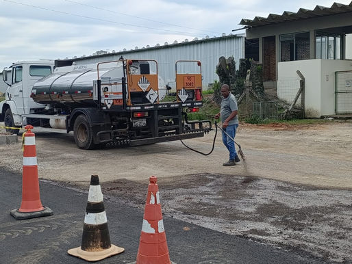 A Prefeitura de Camaquã deu continuidade, na manhã desta quarta-feira, 15 de abril, às obras de infraestrutura na Zona Sul do Estado.
