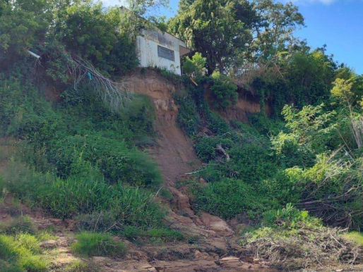 De acordo com o Departamento de Gestão de Desastres, a área é classificada como terraço fluvial e sofre com processos erosivos severos. 