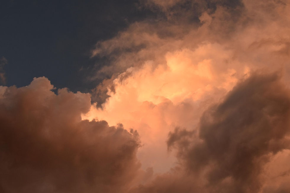 A Defesa Civil do Rio Grande do Sul segue em estado de monitoramento constante diante da previsão de um novo cenário meteorológico adverso para o estado na próxima semana. Após um período de instabilidade, a análise dos modelos climáticos aponta para o possível retorno de chuvas intensas, o que exige atenção redobrada das autoridades e da população, especialmente na Zona Sul, uma região que frequentemente sente os impactos diretos desses sistemas frontais.