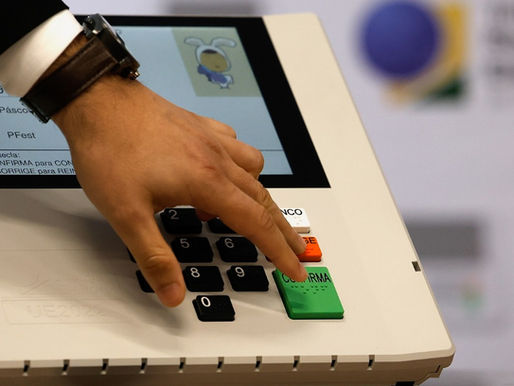 A Justiça Eleitoral comunicou mudanças importantes nos locais de votação para os eleitores de Camaquã, Arambaré e Dom Feliciano, na Zona Sul do Rio Grande do Sul, válidas já para as Eleições de 2026. A medida visa organizar o pleito e facilitar o acesso dos cidadãos aos seus pontos de votação.