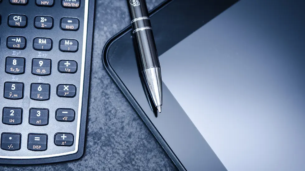 A principal novidade é a elevação da faixa de isenção total. A partir de janeiro deste ano, quem recebe rendimentos de até R$ 5.000,00 mensais está dispensado do pagamento do imposto.