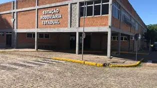 Com a proximidade do período de maior movimentação turística na Costa Doce, o transporte intermunicipal entre Camaquã e Arambaré apresenta atualizações em seus itinerários. A medida visa atender tanto os trabalhadores que realizam o deslocamento diário quanto os veranistas que buscam as águas da Laguna dos Patos durante os dias de descanso e feriados.