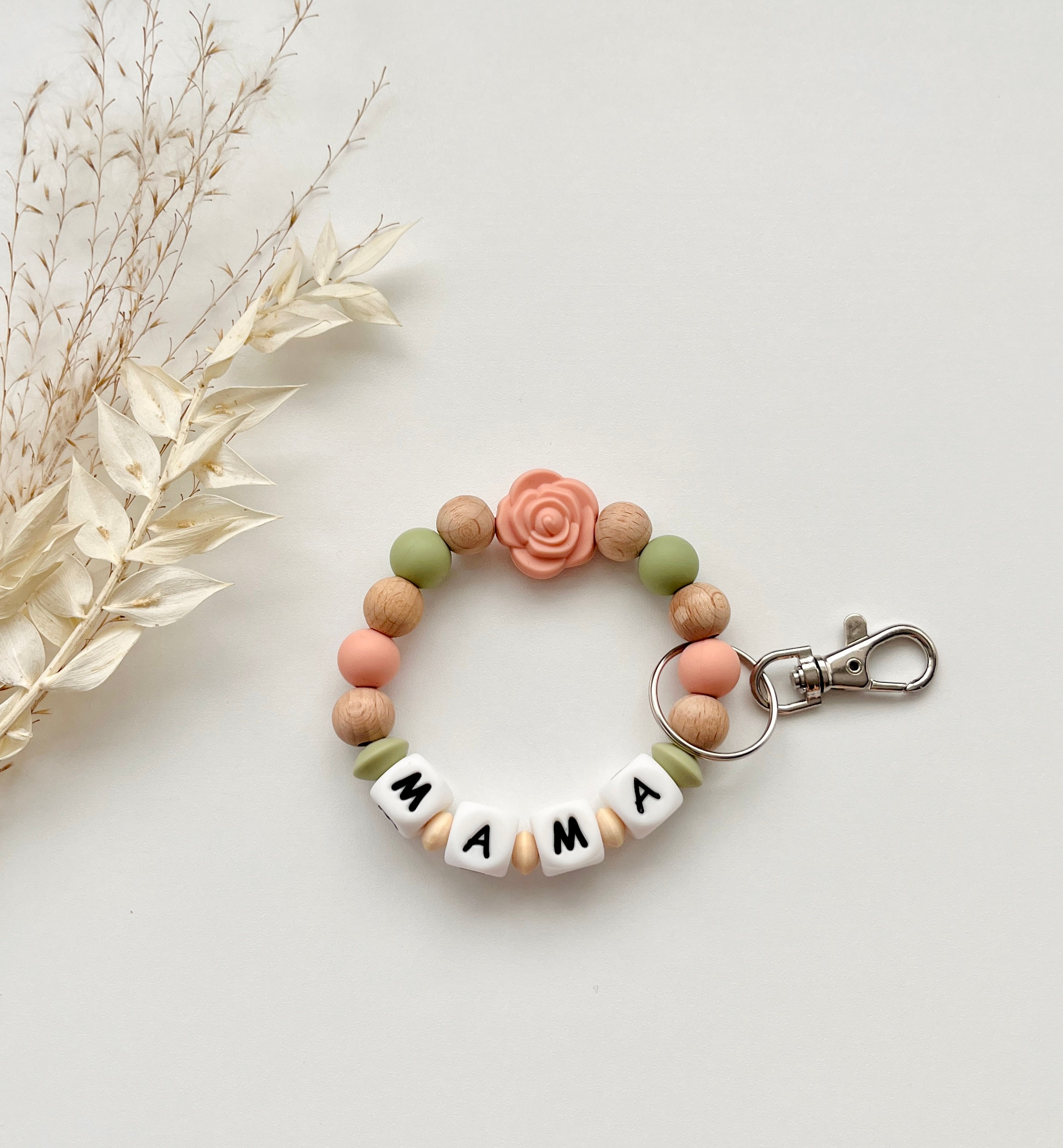 Rose 'MAMA' Keychain