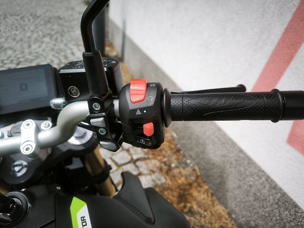 Miniatura: QJ Motor SRK 125 S