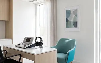 consult-room-empty-1200 (1).webp