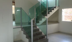 Guarda-Corpo-em-vidro-temperado-8mm