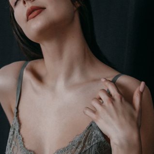 The Female Arousal Cycle: How Desire, Hormones & Pleasure Really Work