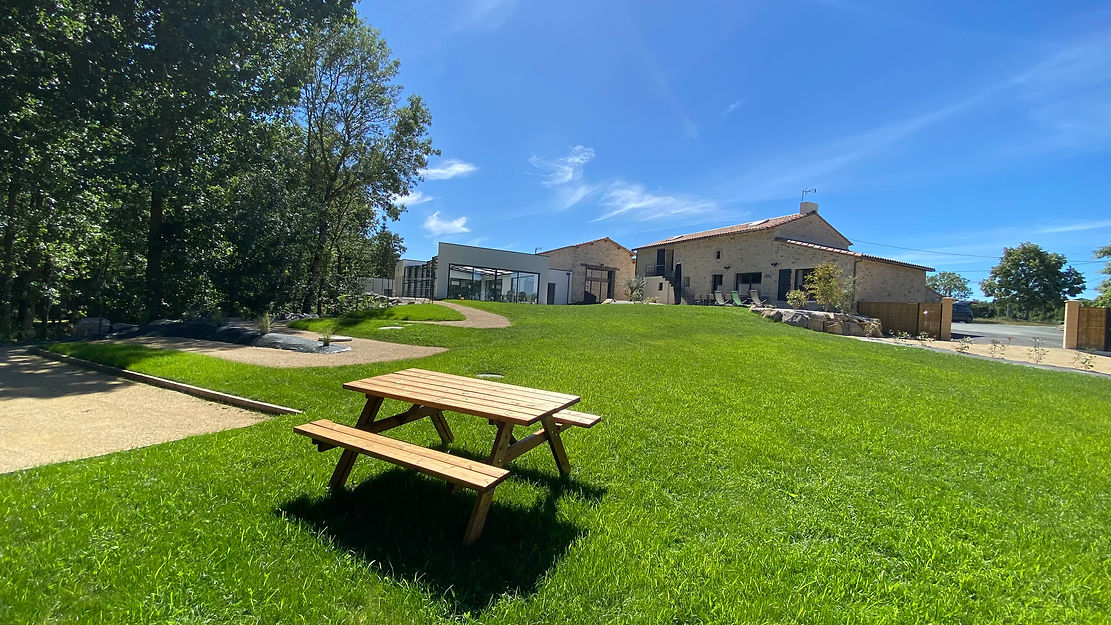 Vue extérieur Gites Le Rocher des barres