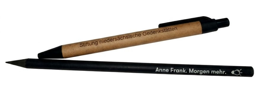 Pen and pencil distributed during the Bergen-Belsen International Summer School (2019). The pencil bears the inscription “Anne Frank. Morgen mehr.”