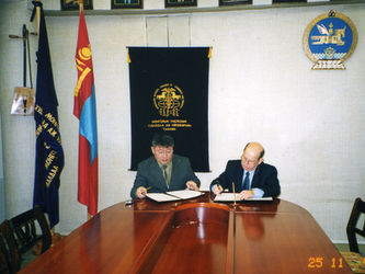 signing0001.jpg