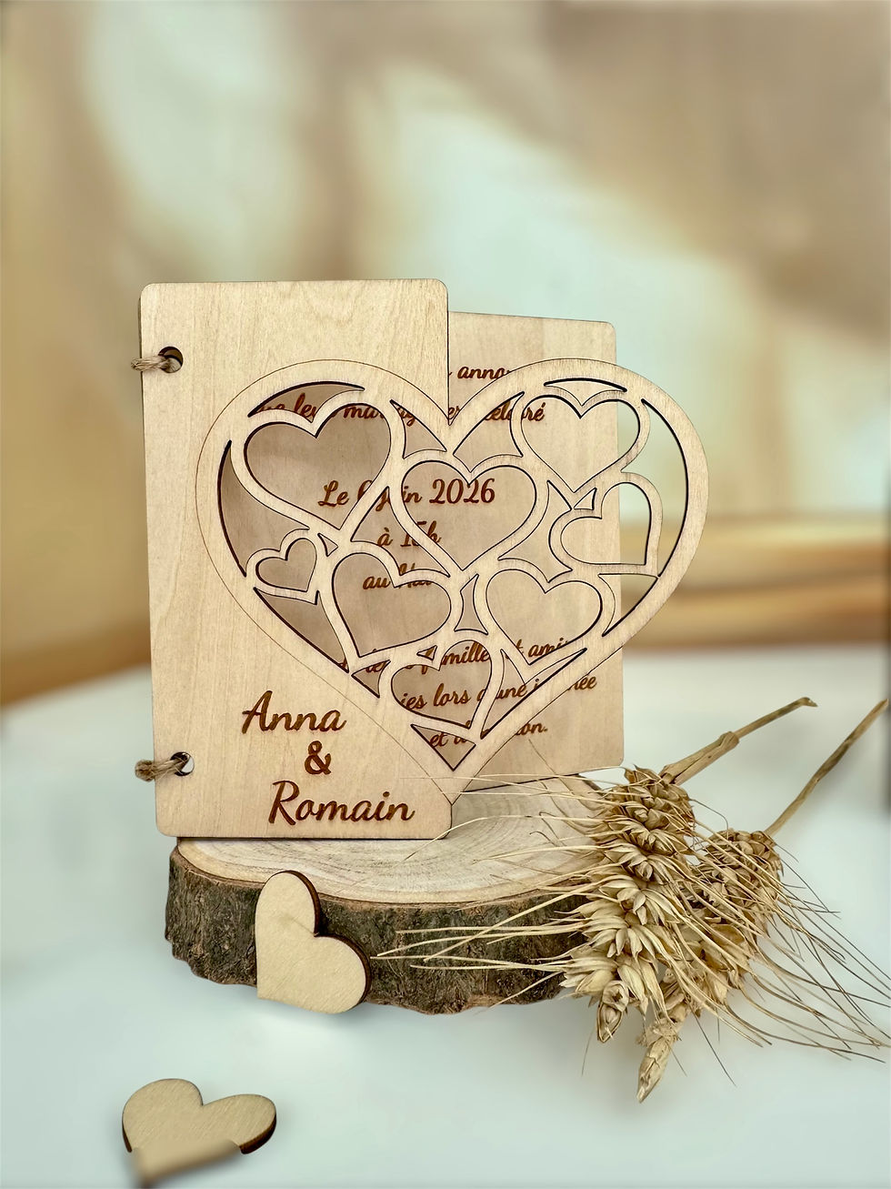 Miniature : Faire-part de mariage livret en bois gravé à personnaliser
