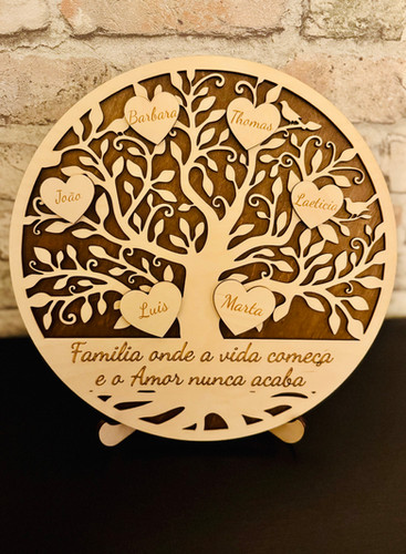 Décoration personnalisée. Arbre de vie en bois avec ses coeurs et Décoration personnalisée. Arbre de vie en bois avec ses coeurs et