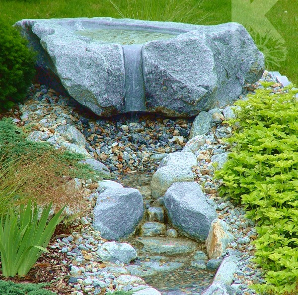 Gartenbrunnen mit Bächlein Schweiz