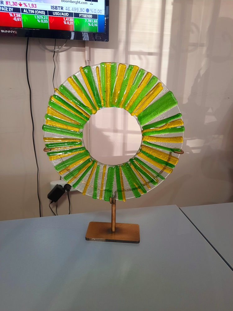 Küçük resim: Cam Füzyon Sanatı Güneşe Öykünmek