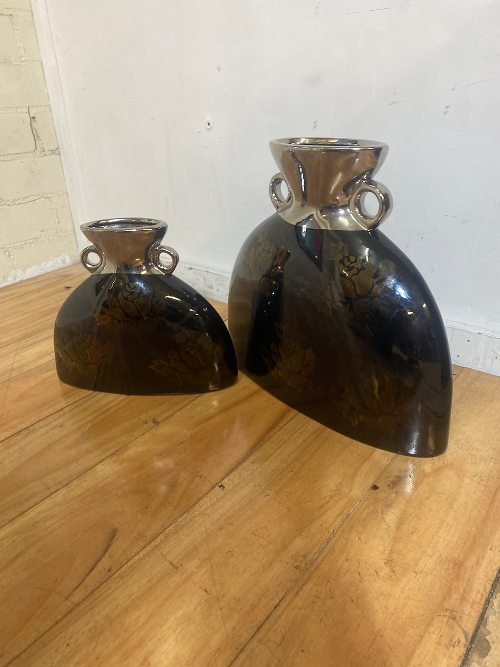 Thumbnail: Pair of Porcelain Vases