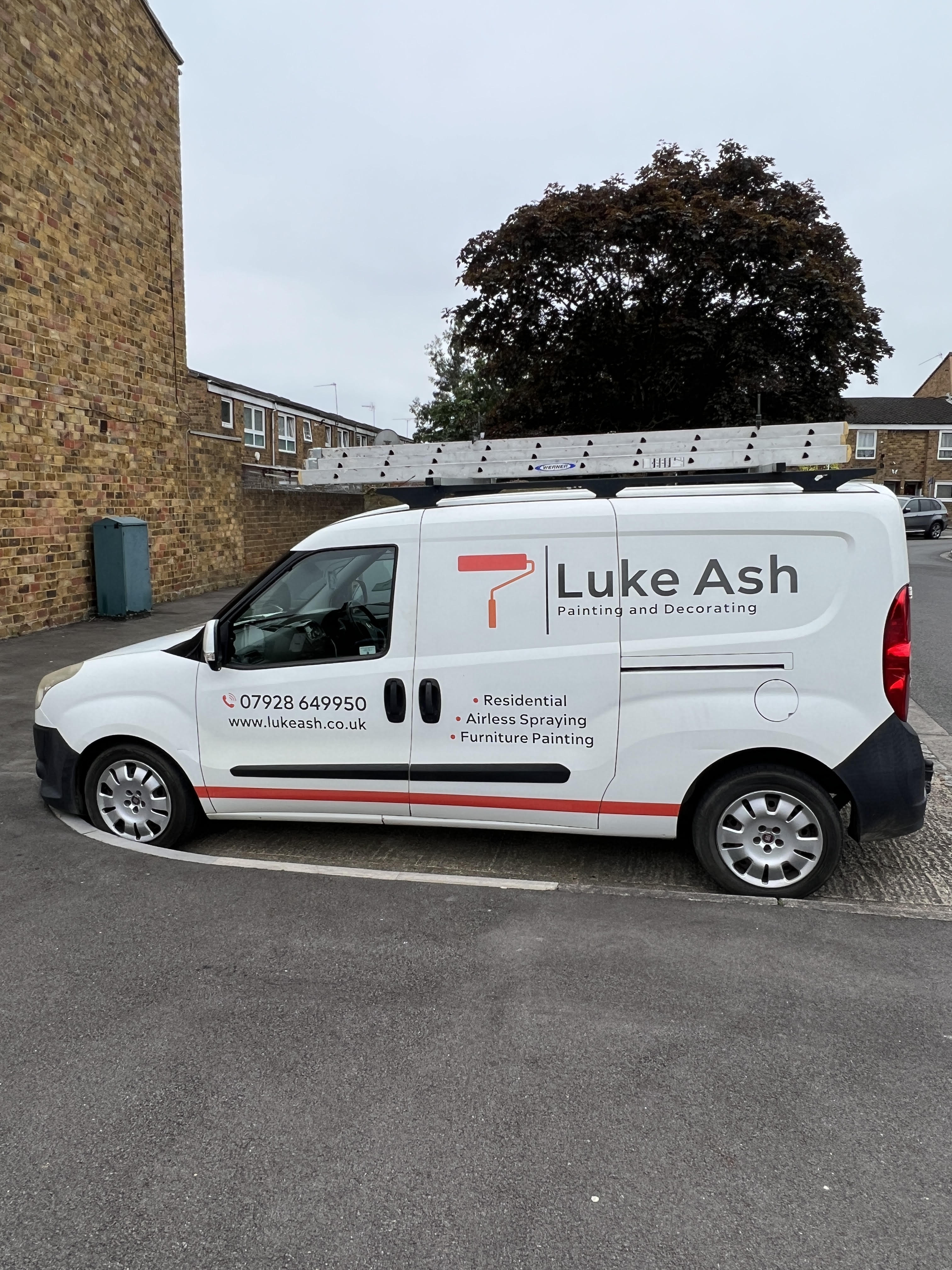 property maintenance painting High Wycombe, maintenance painter, managed property decorating, rental property painting, landlord painter, communal area painting, scheduled repainting