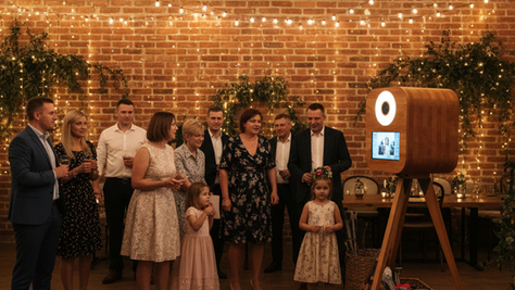 Fotobudka retro na przyjęciu w Środzie Śląskiej – przygotowana strefa wydarzenia