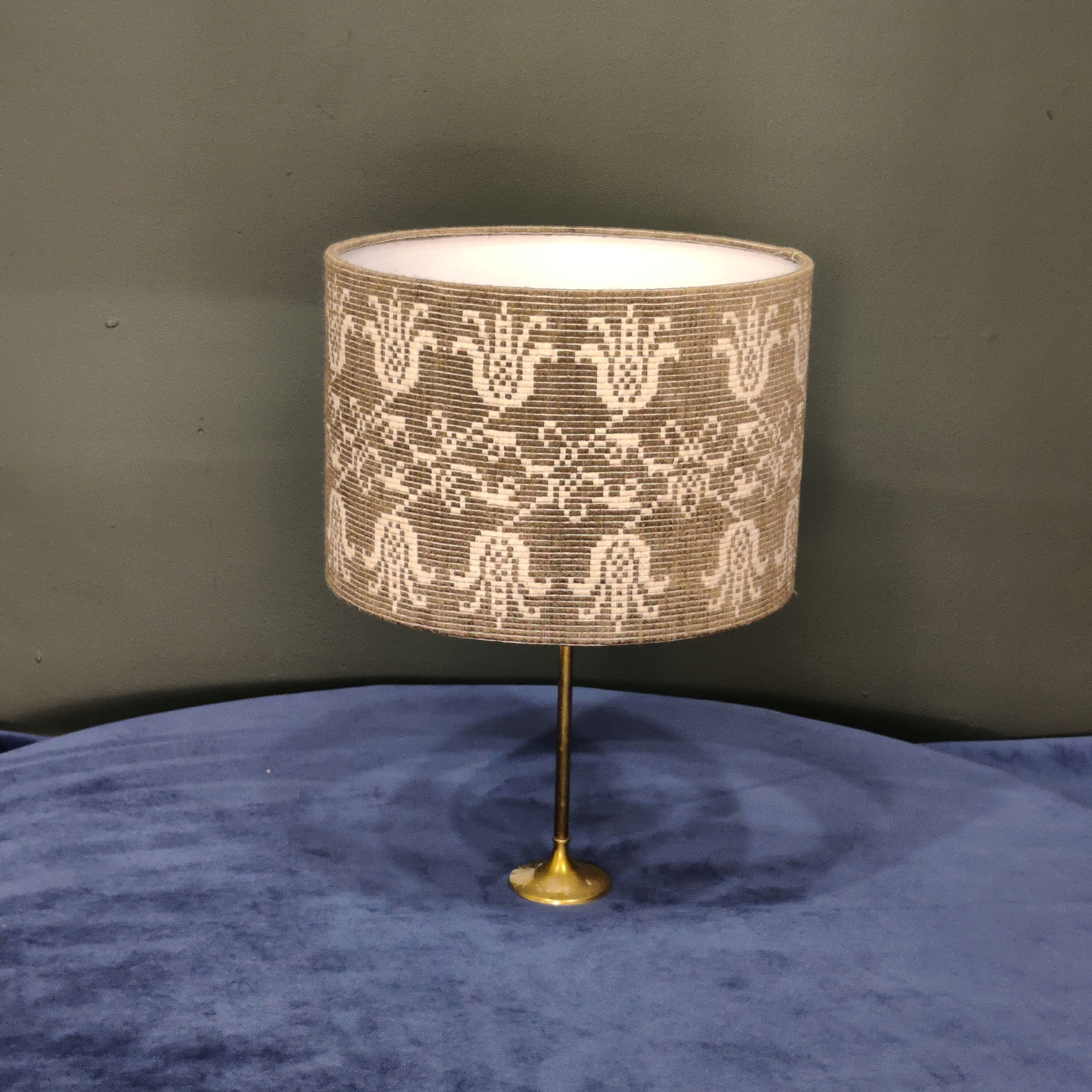 Rudas, su Šviesiais Raštais Gaubtas, 30cm