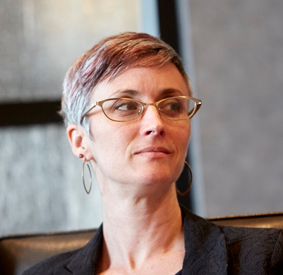 Anna Peters headshot