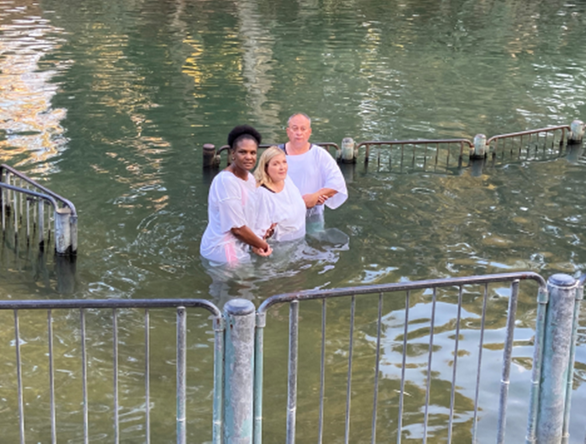 Baptisms in Jordan River in Israel.png