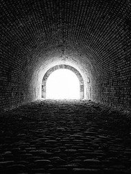 tunnel-3915169_1920.jpg