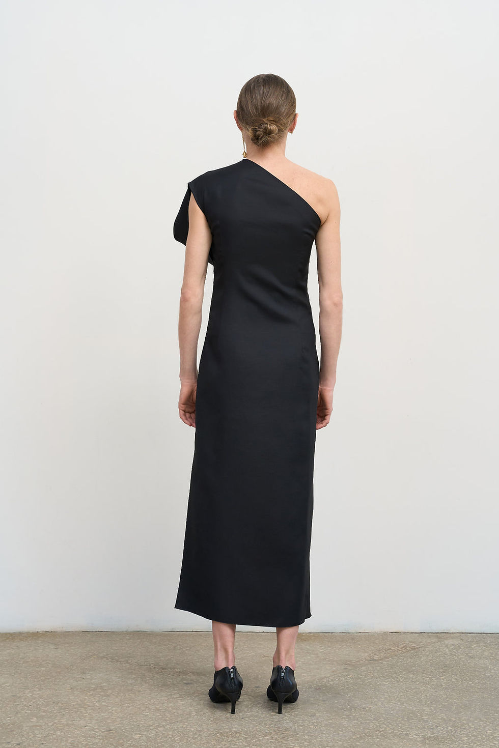 Miniatura: WOOL-BLEND DRESS WITH FLORAL DETAIL