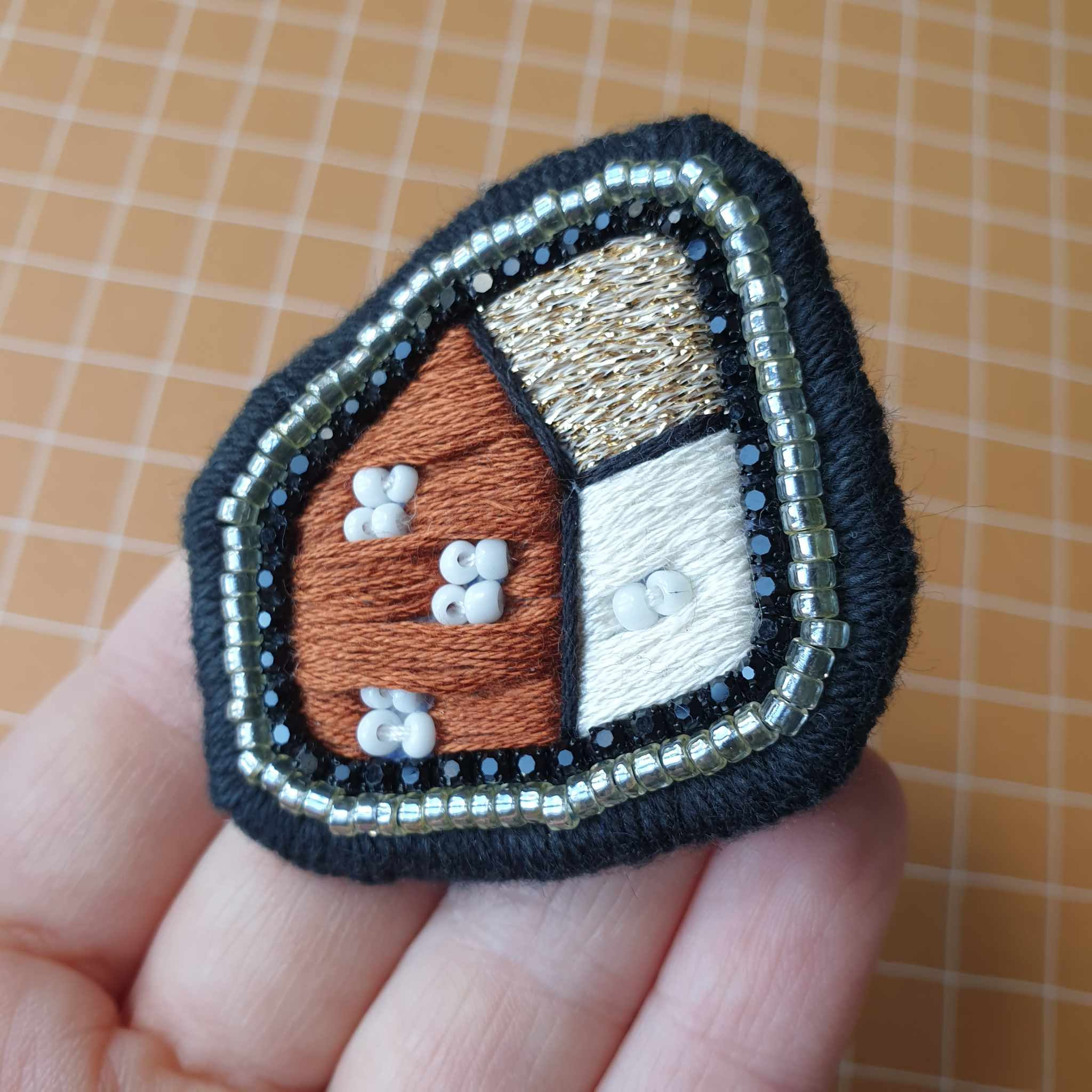 Broche Maisonnette chocolat