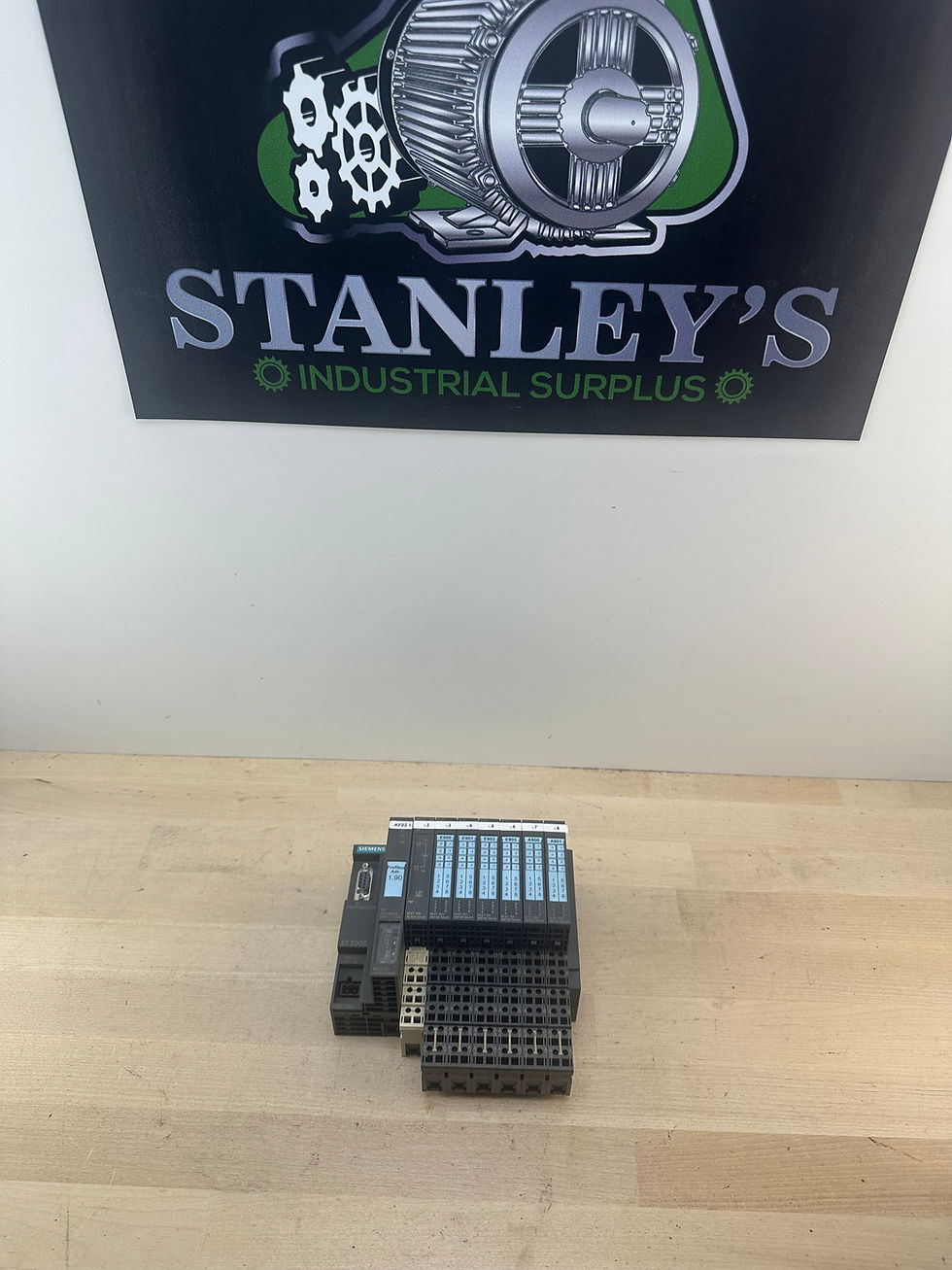 Siemens 6ES7151-1BA02-0AB0 6ES7138-4CA01-0AA0 6ES7131-4BF00-0AA0 6ES7132-4BF00-0