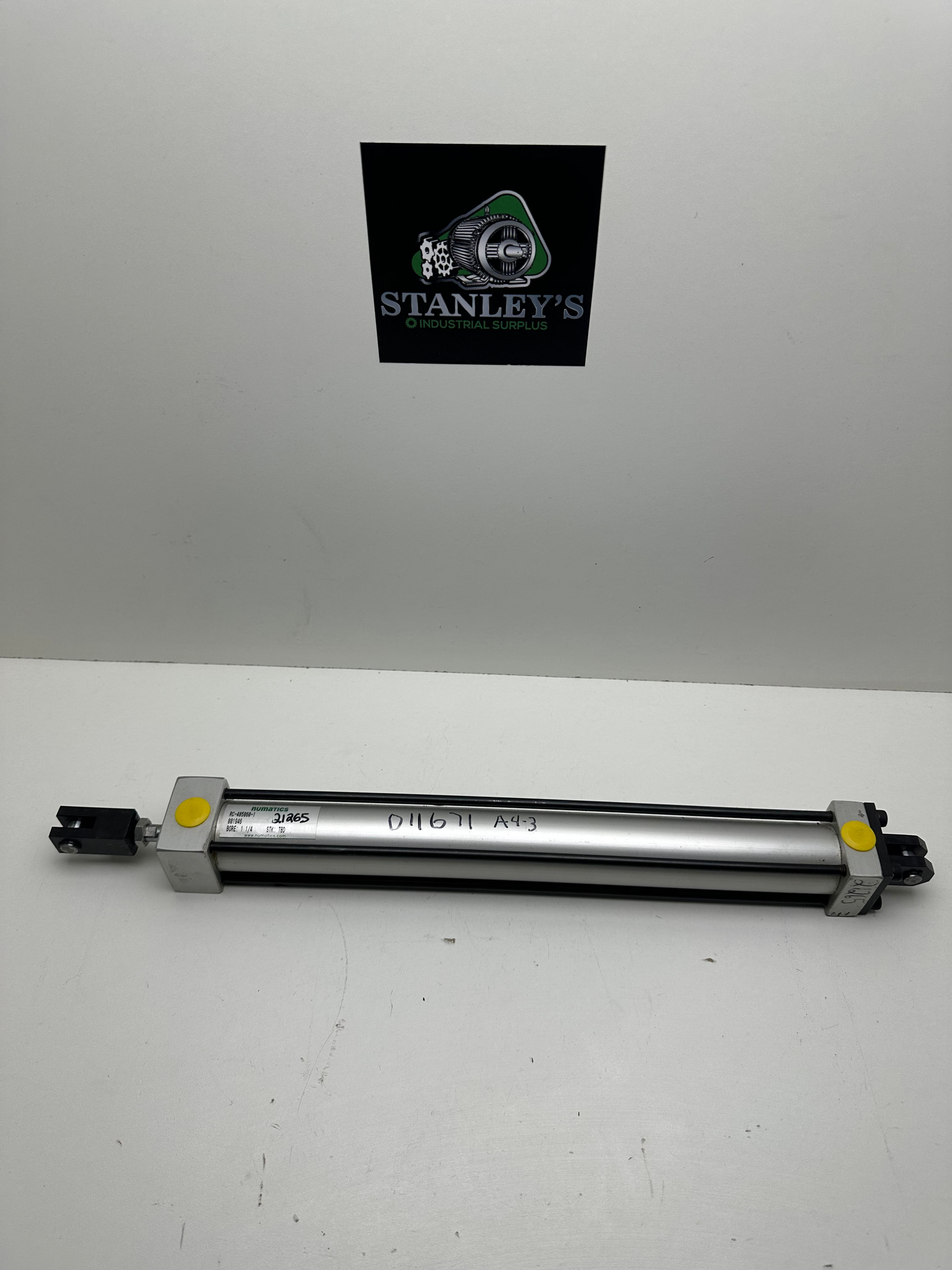 Numatics RC-485860-1 1-1/4 Bore Pneumatic Cylinder
