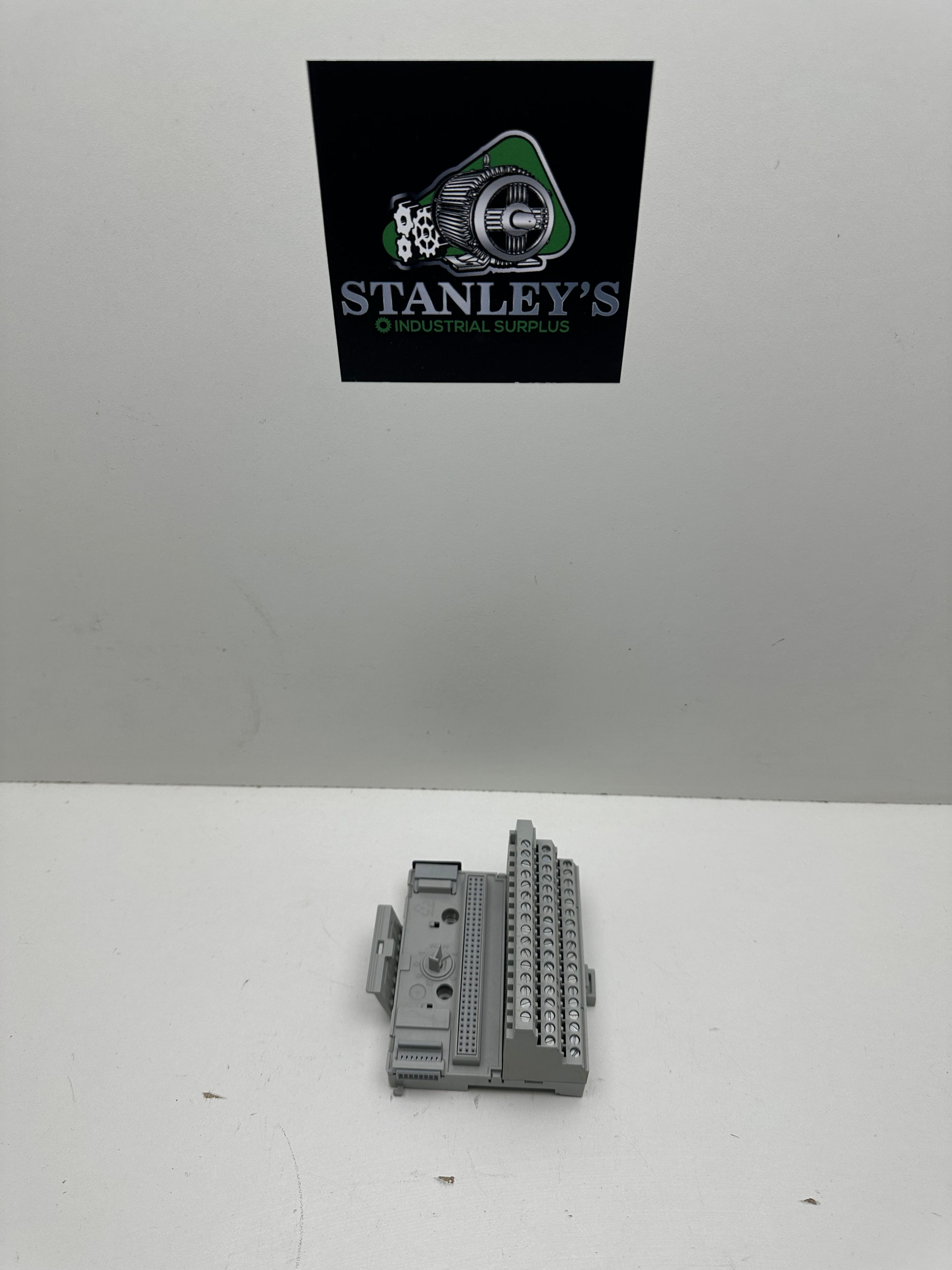 Allen Bradley 1794-TB3 Terminal Base