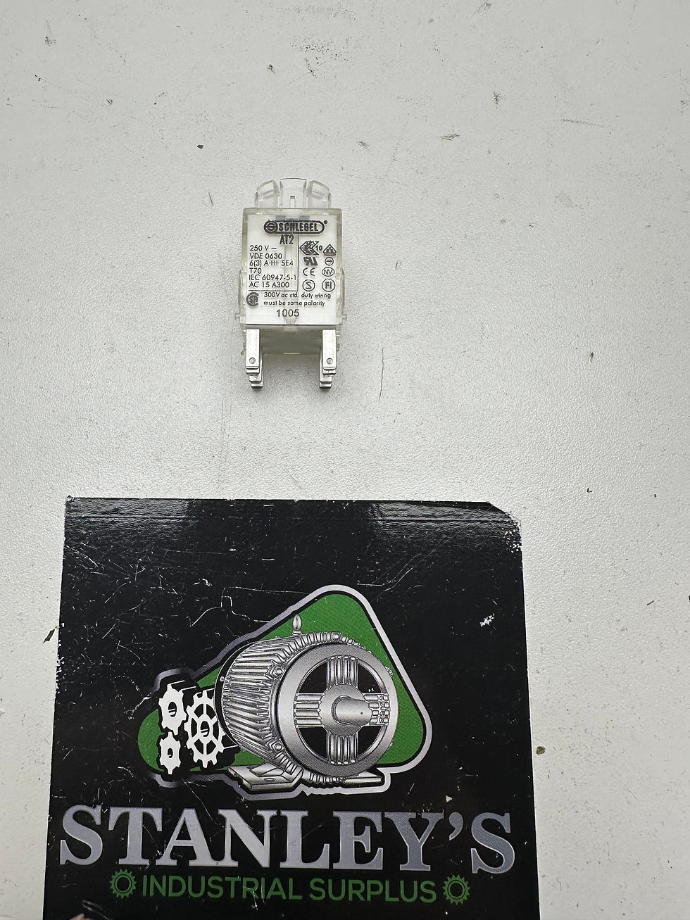Schlegel AT2 Contact Block New lot of 15