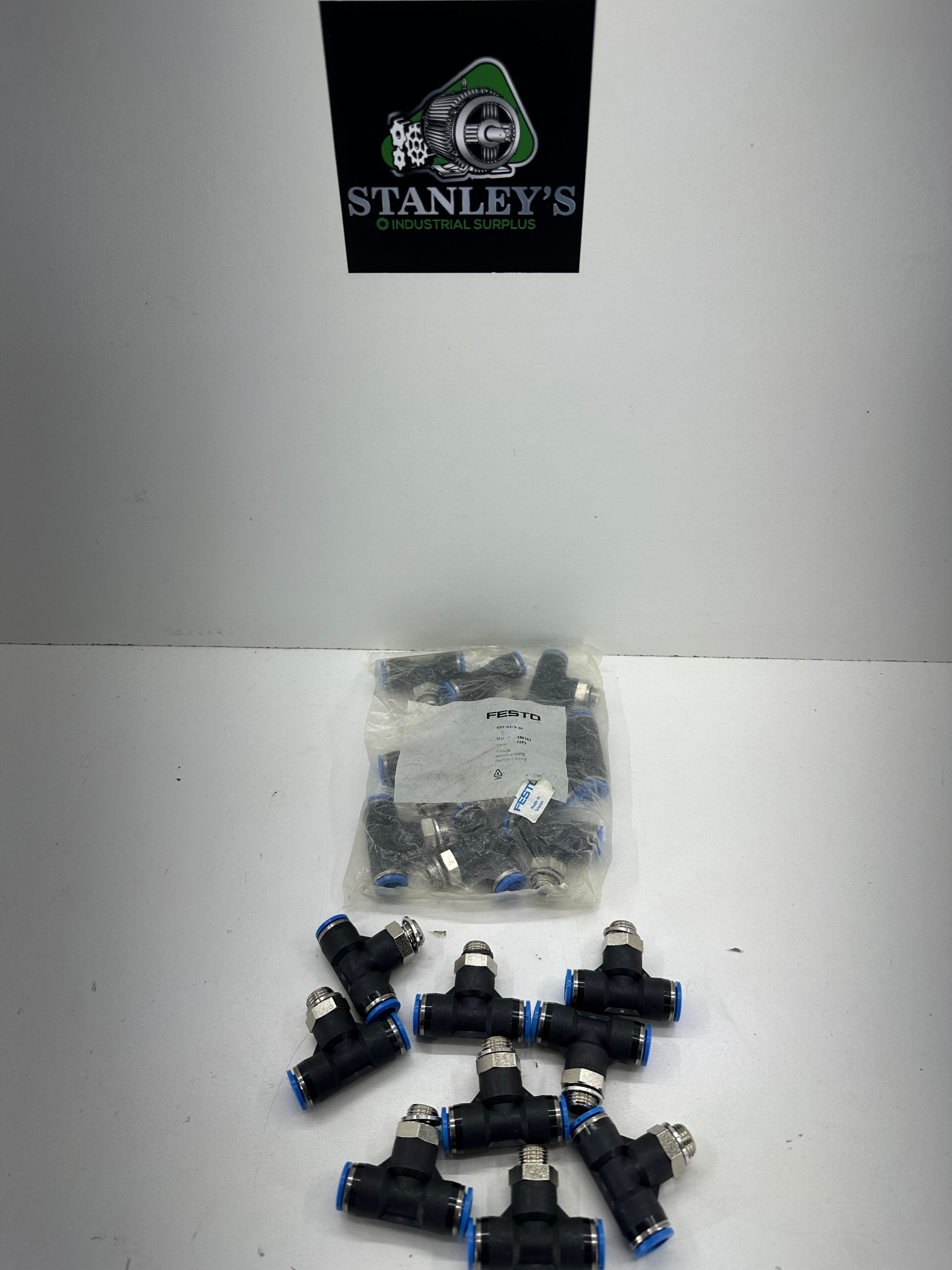 Festo QST-G1/4-10 Push in T Fitting