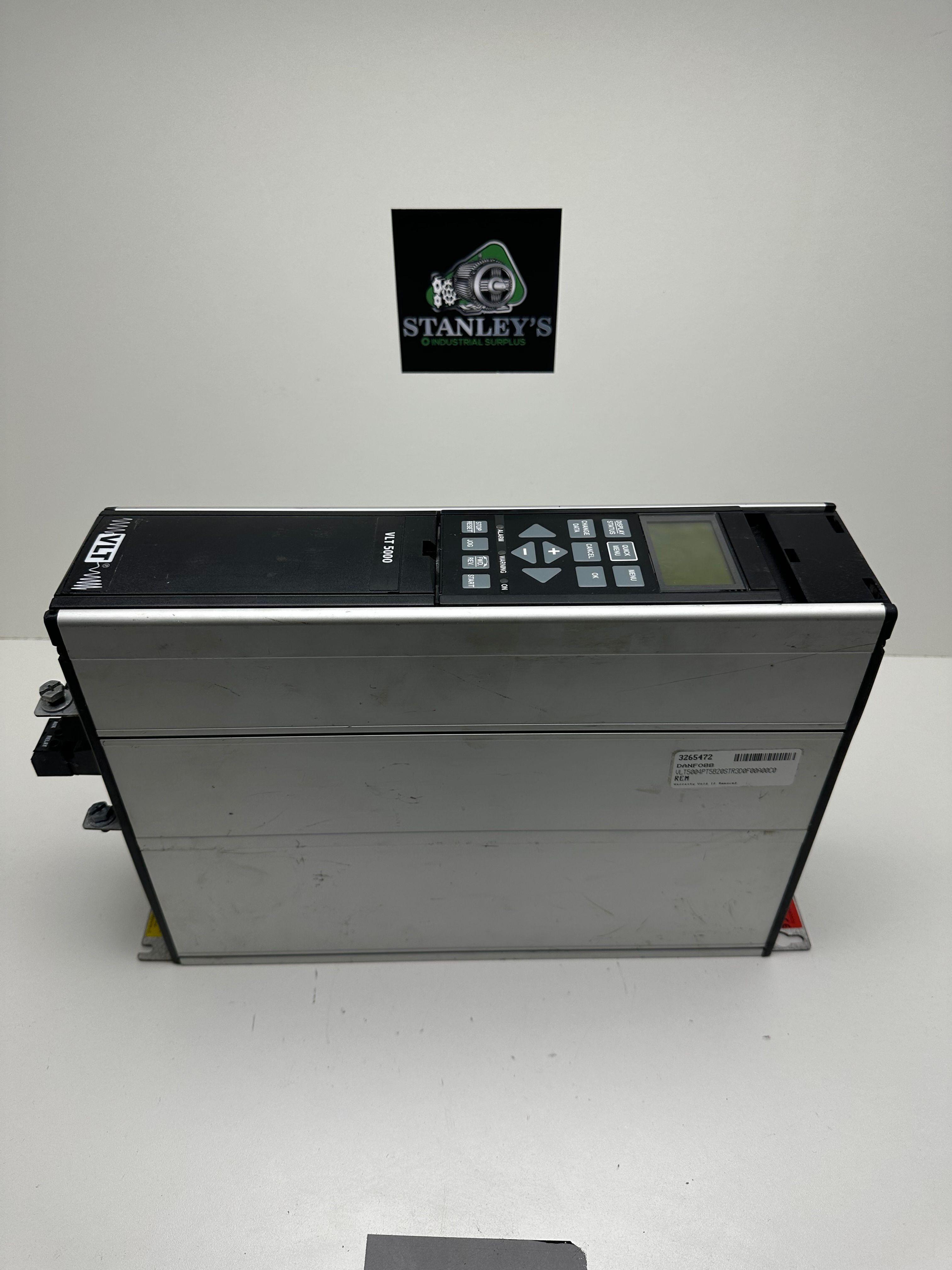 Danfoss VLT 5000 VLT5004PT5B20STR3DLF00A00C0 Variable Speed Drive 3HP