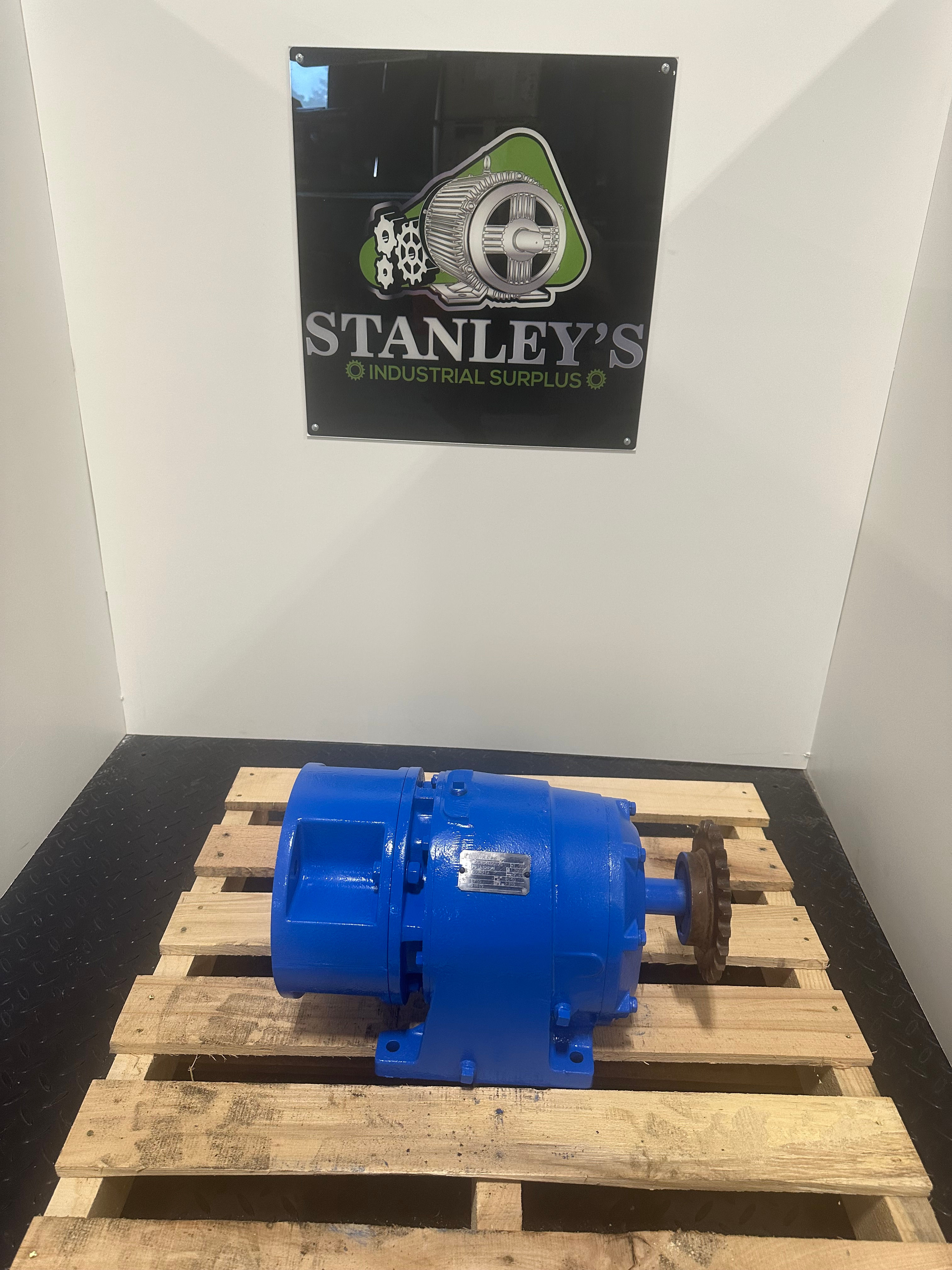 Reliance Electric M94869 M053046008ZQ Gear Reducer 7.6:1 Ratio Refurbished