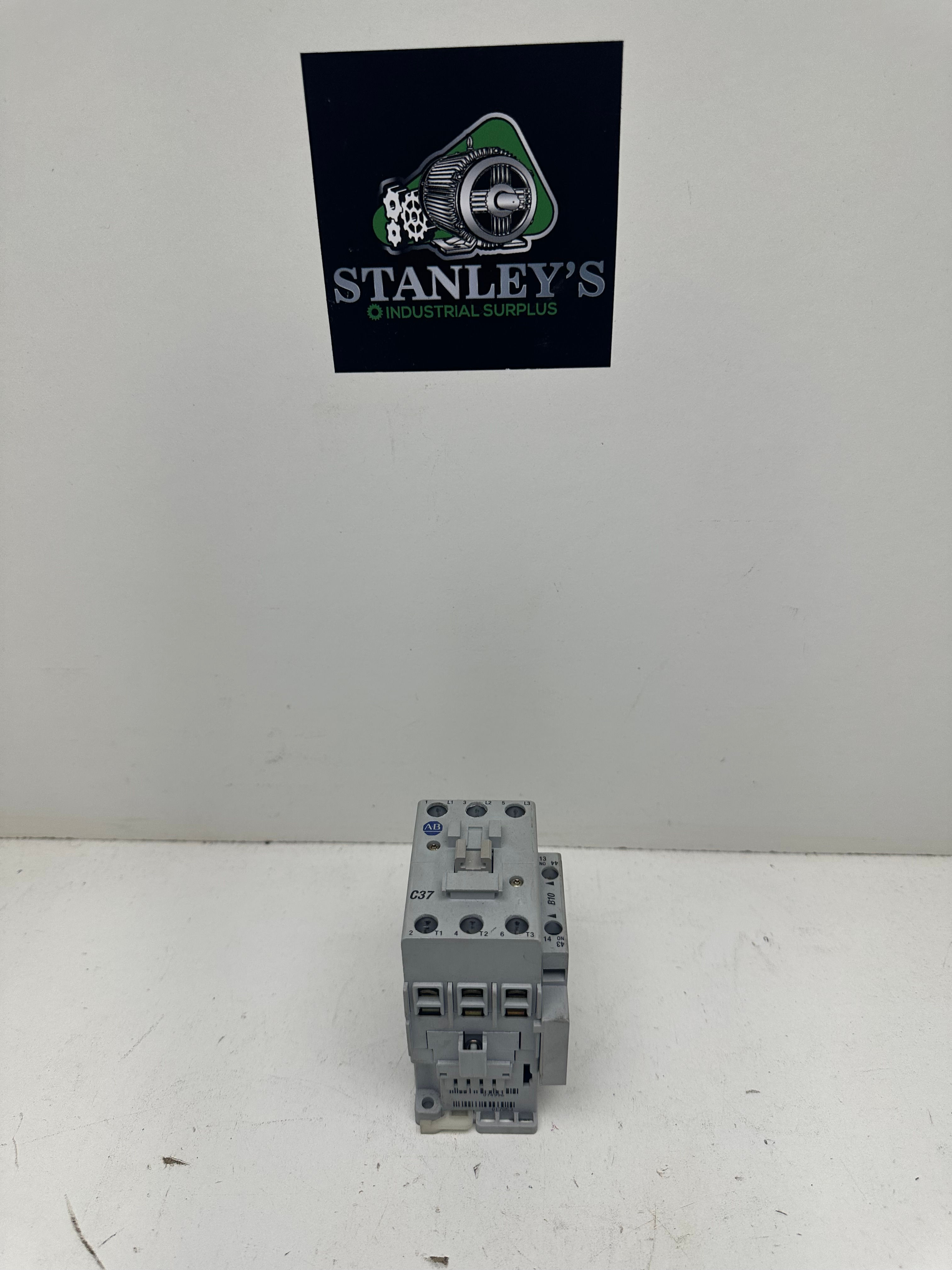 Allen Bradley 100-C37*00 Ser. C Contactor
