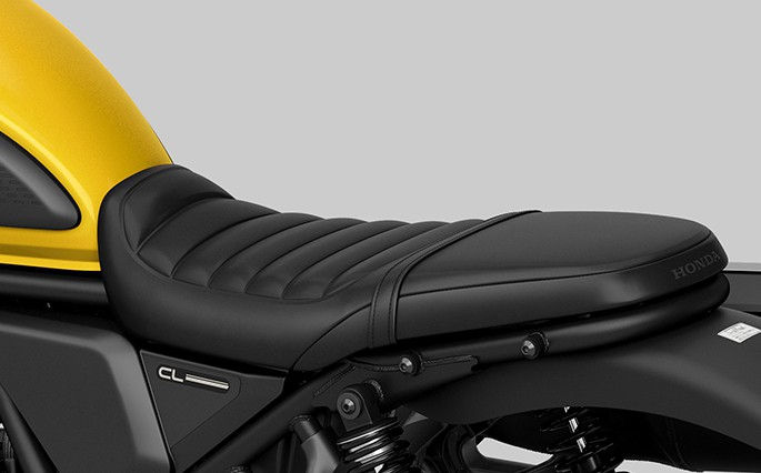 SCRAMBLE SEAT
