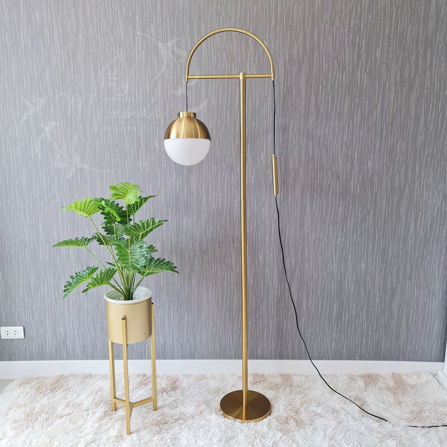 Golden U-shape standing lamp #MMB264
