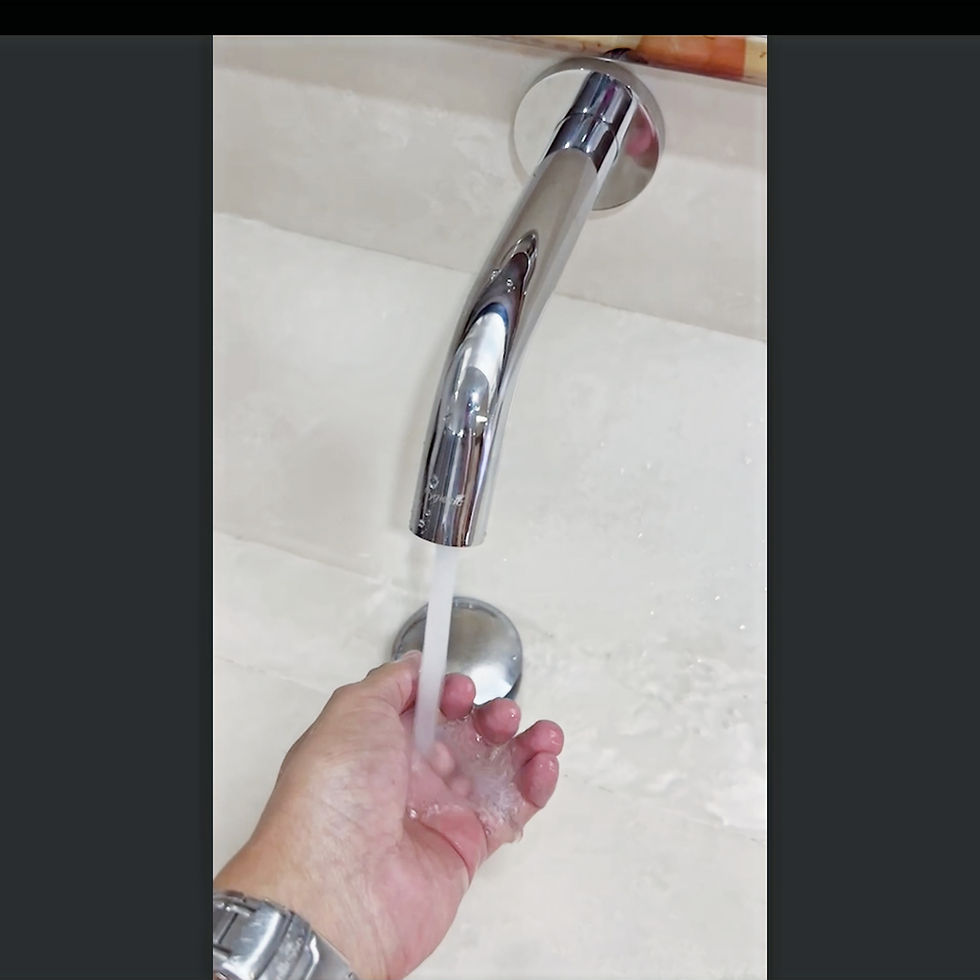 ภาพขนาดย่อ: การติดตั้งก๊อกน้ำเซ็นเซอร์ติดผนัง Hygienic รุ่น HAF-012 ในห้องแต่งตัวแพทย์ โรงพยาบาลบำรุงราษฎร์