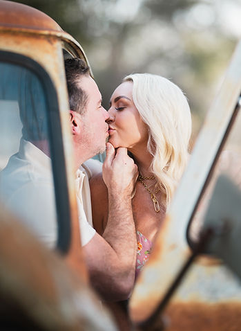 Austin-Lakeway-Unique-Couples-Photograph