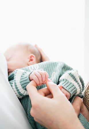 Austin-Lakeway-Newborn-Photographer-12.jpg