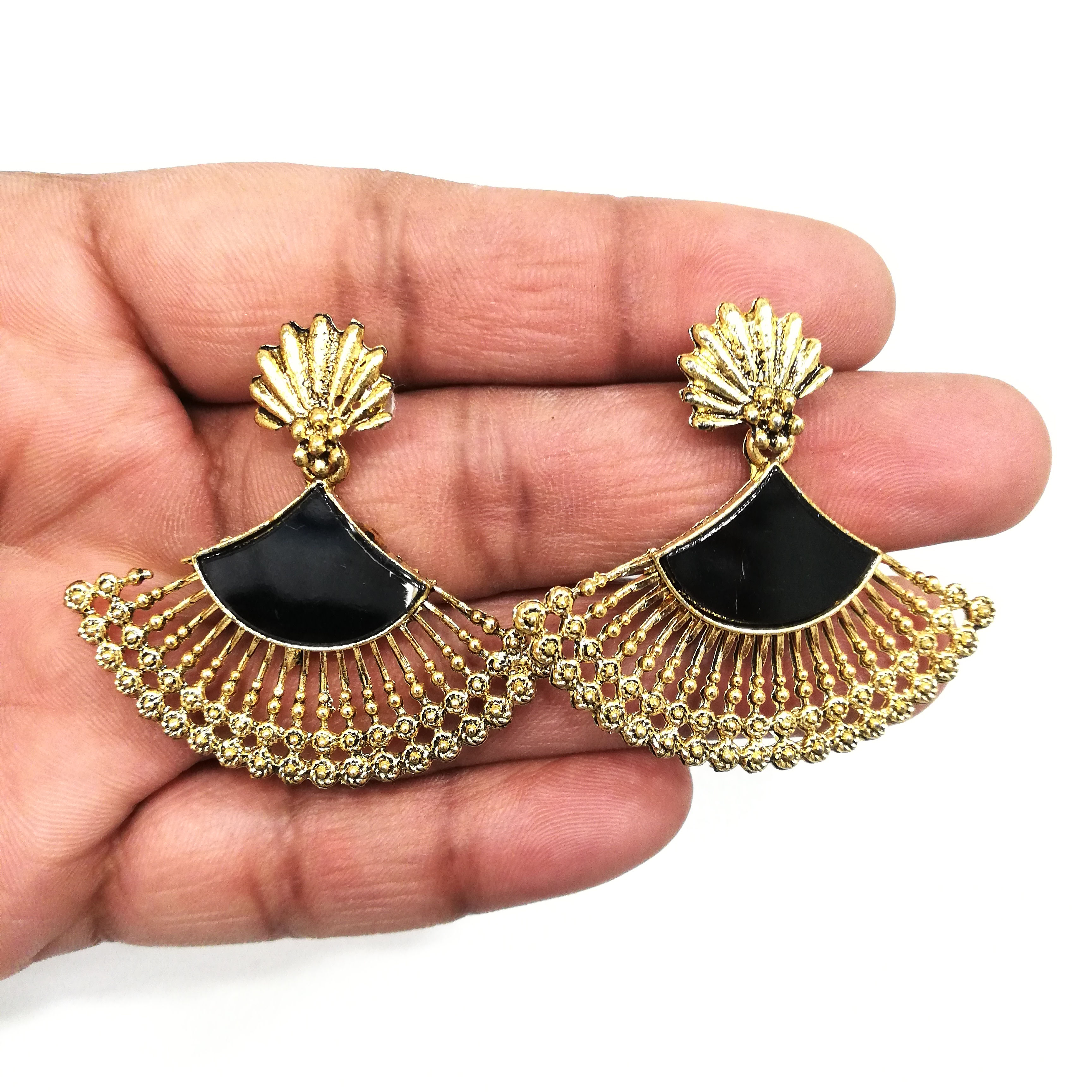Black Fan Earring